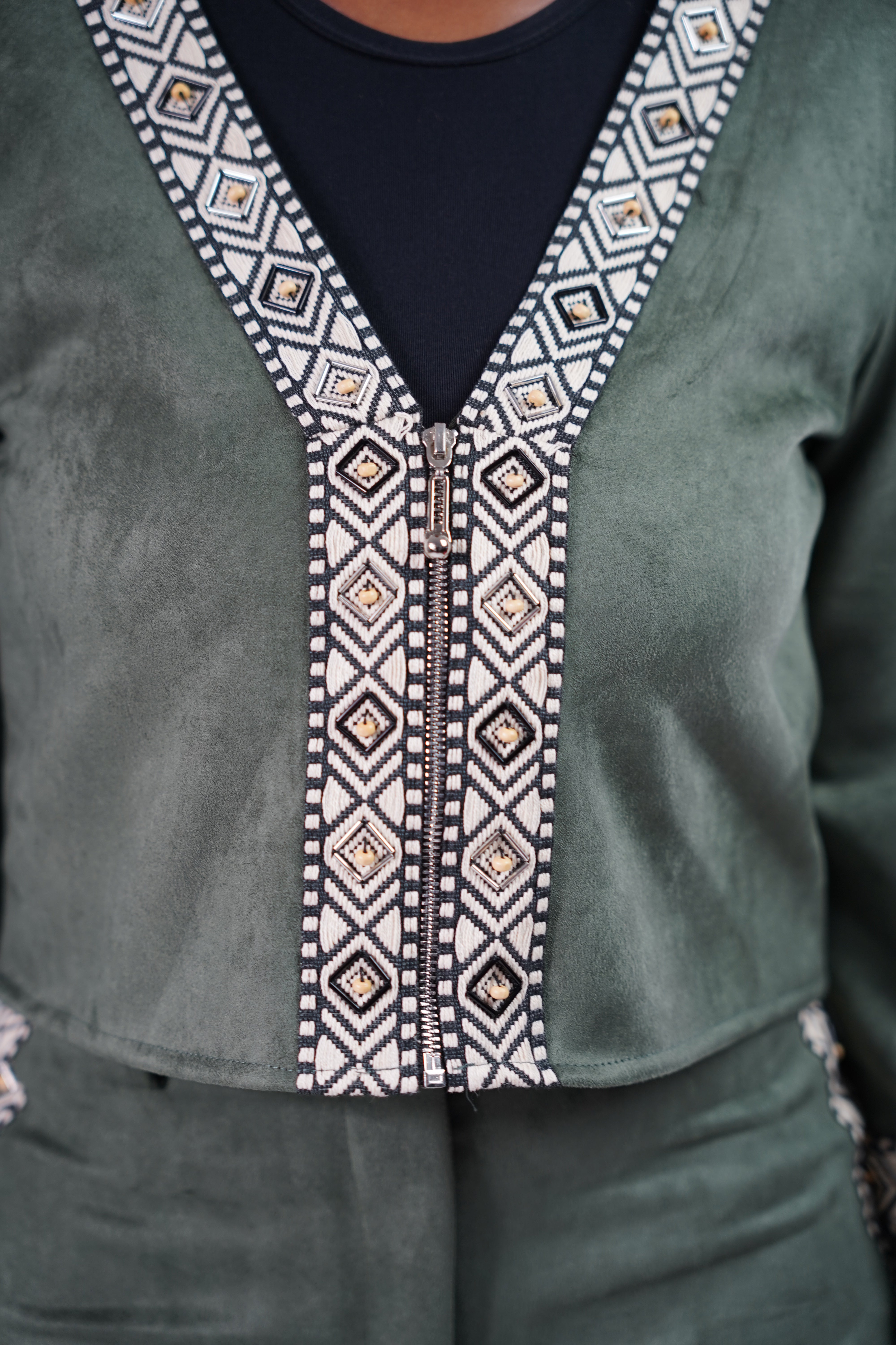 Ensemble Vert Suédine Mini Taille Haute – Détails Bohèmes