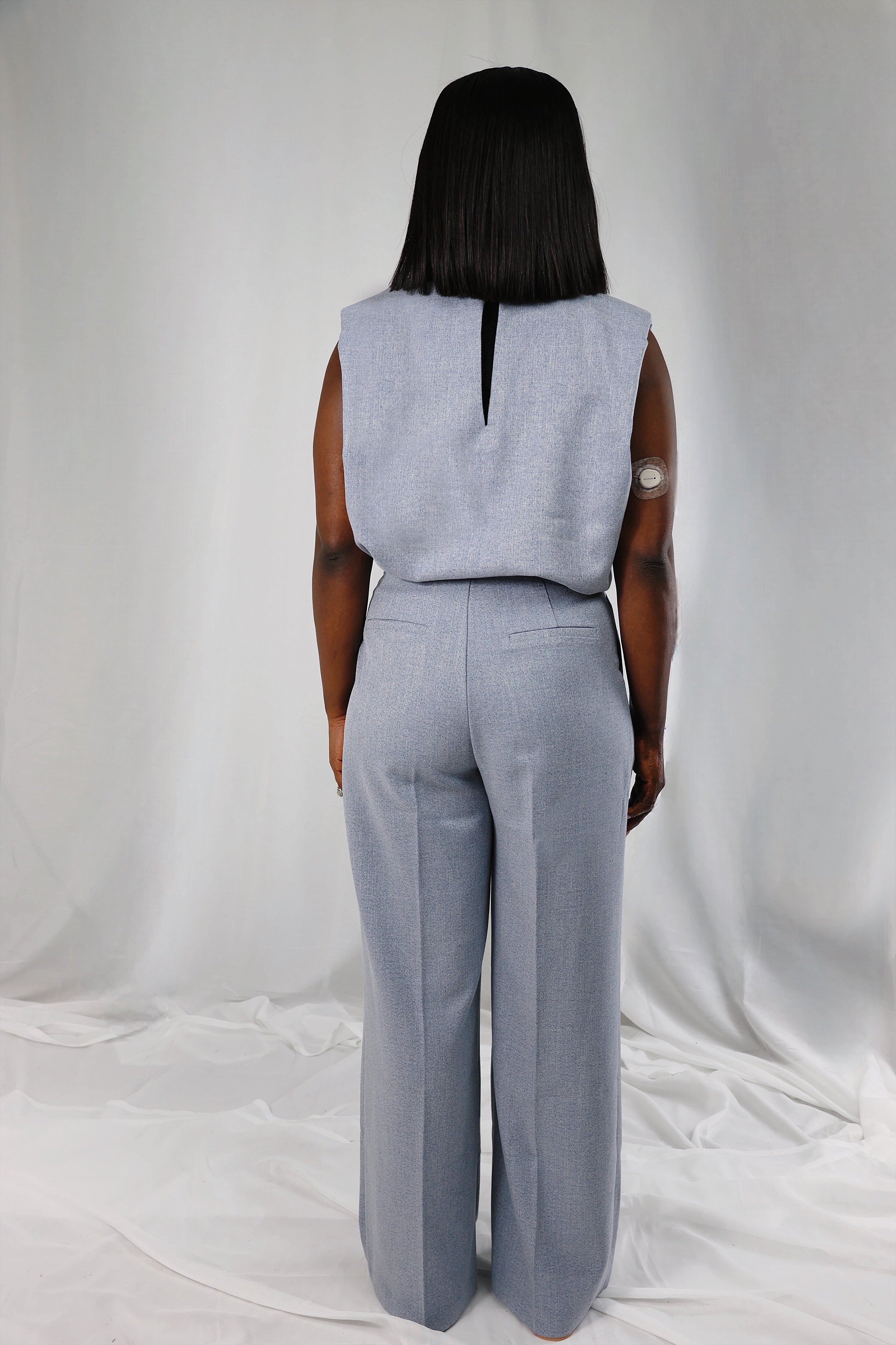 Ensemble "Structuré Azur" – Pantalon & Top bleu clair