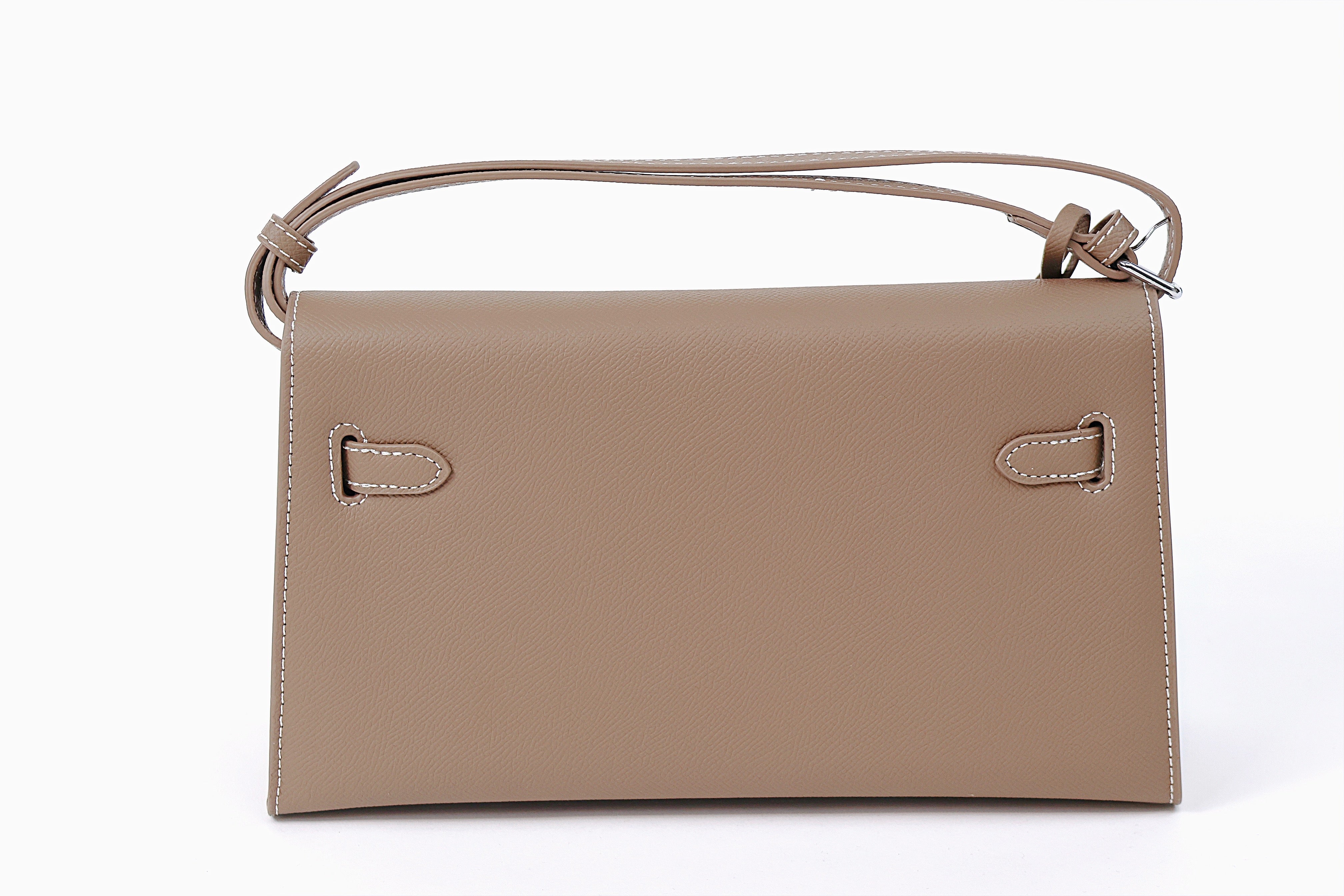 Sac “Taupe Élégant” – Pochette structurée en cuir véritable