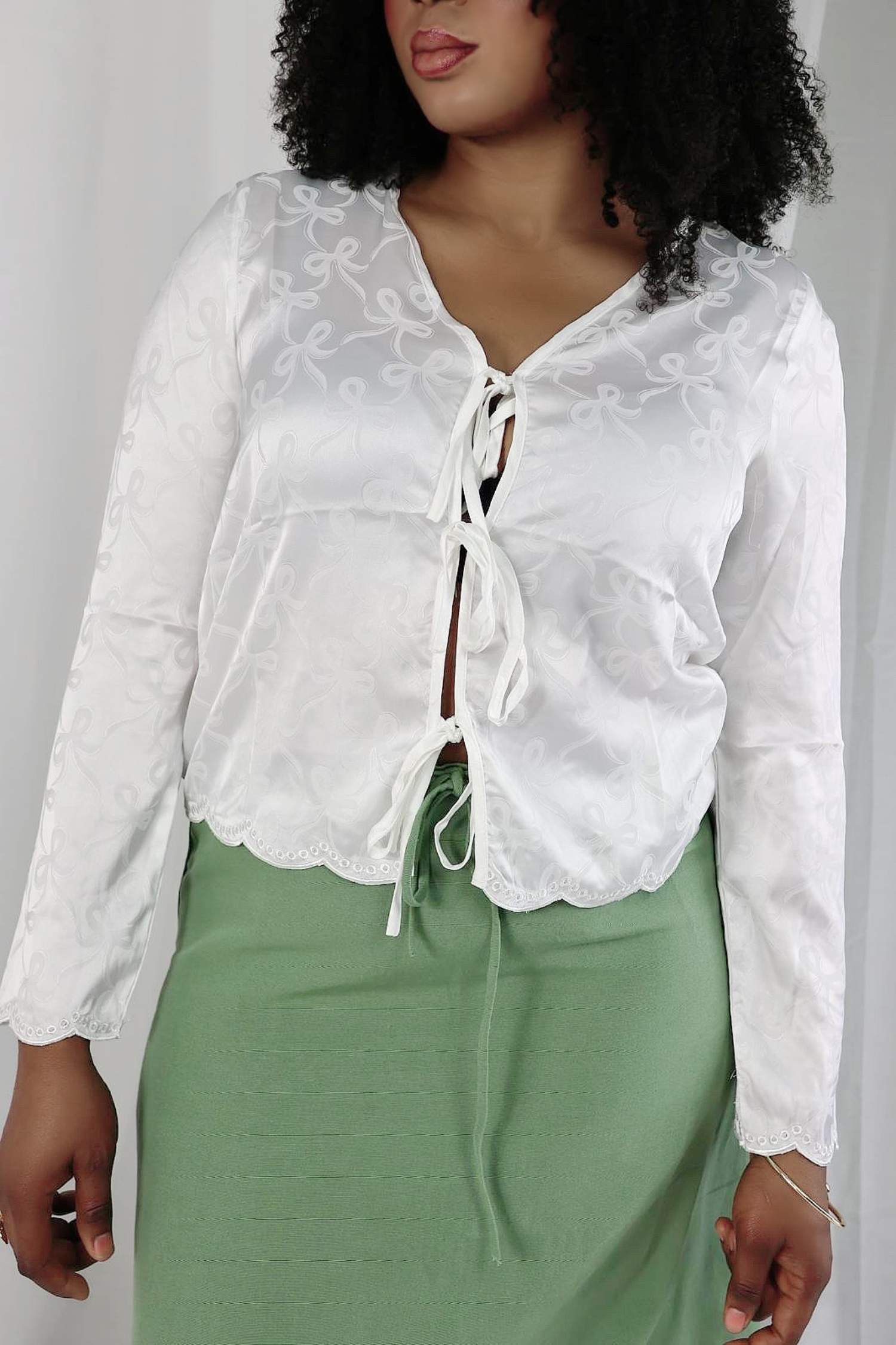 Chemise satinée blanche à lacets- "Serena"