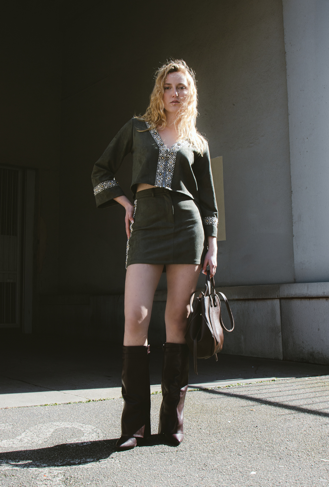 Ensemble Vert Suédine Mini Taille Haute – Détails Bohèmes