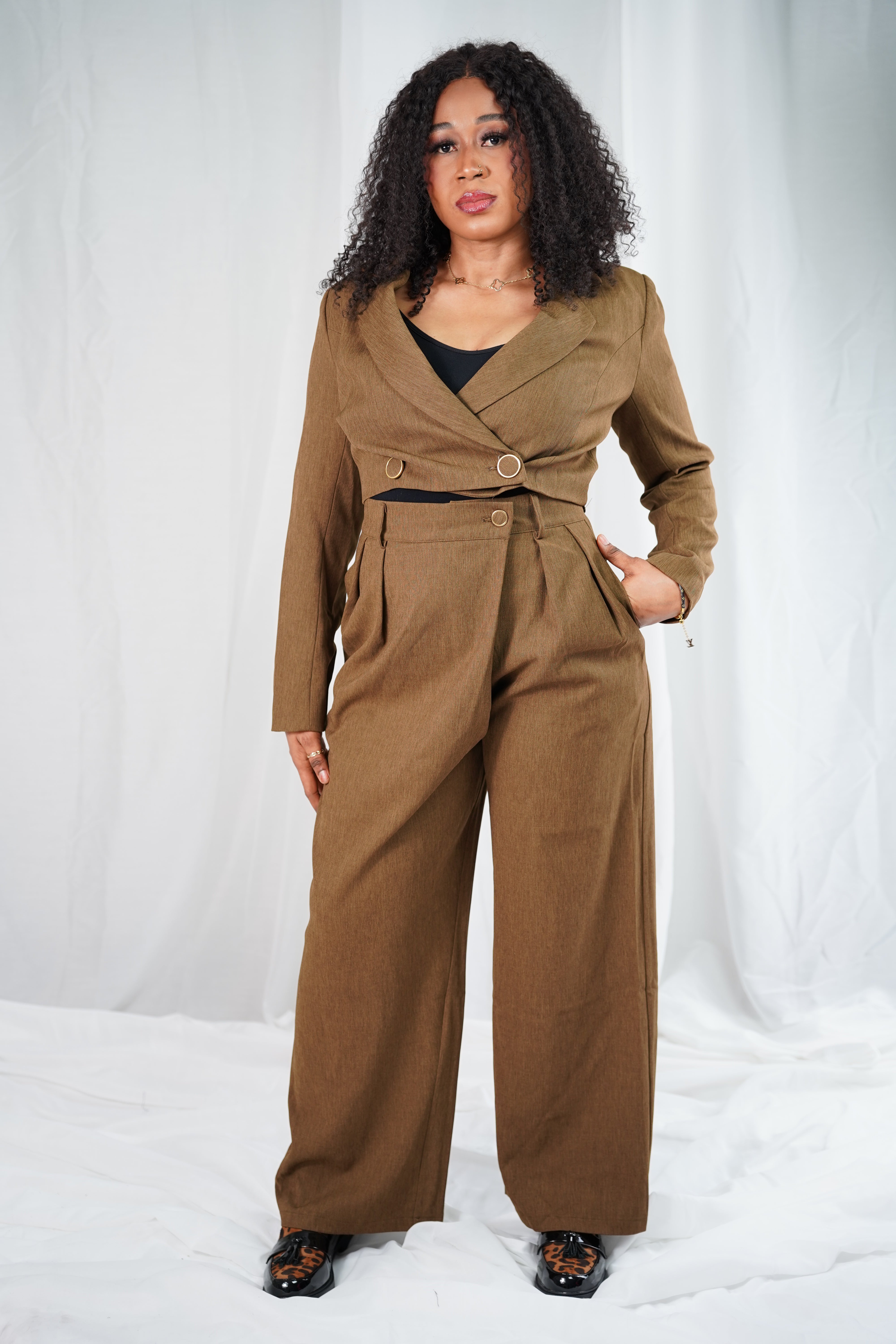 Veste Tailleur Caramel à Boutons Dorés – Ozelies