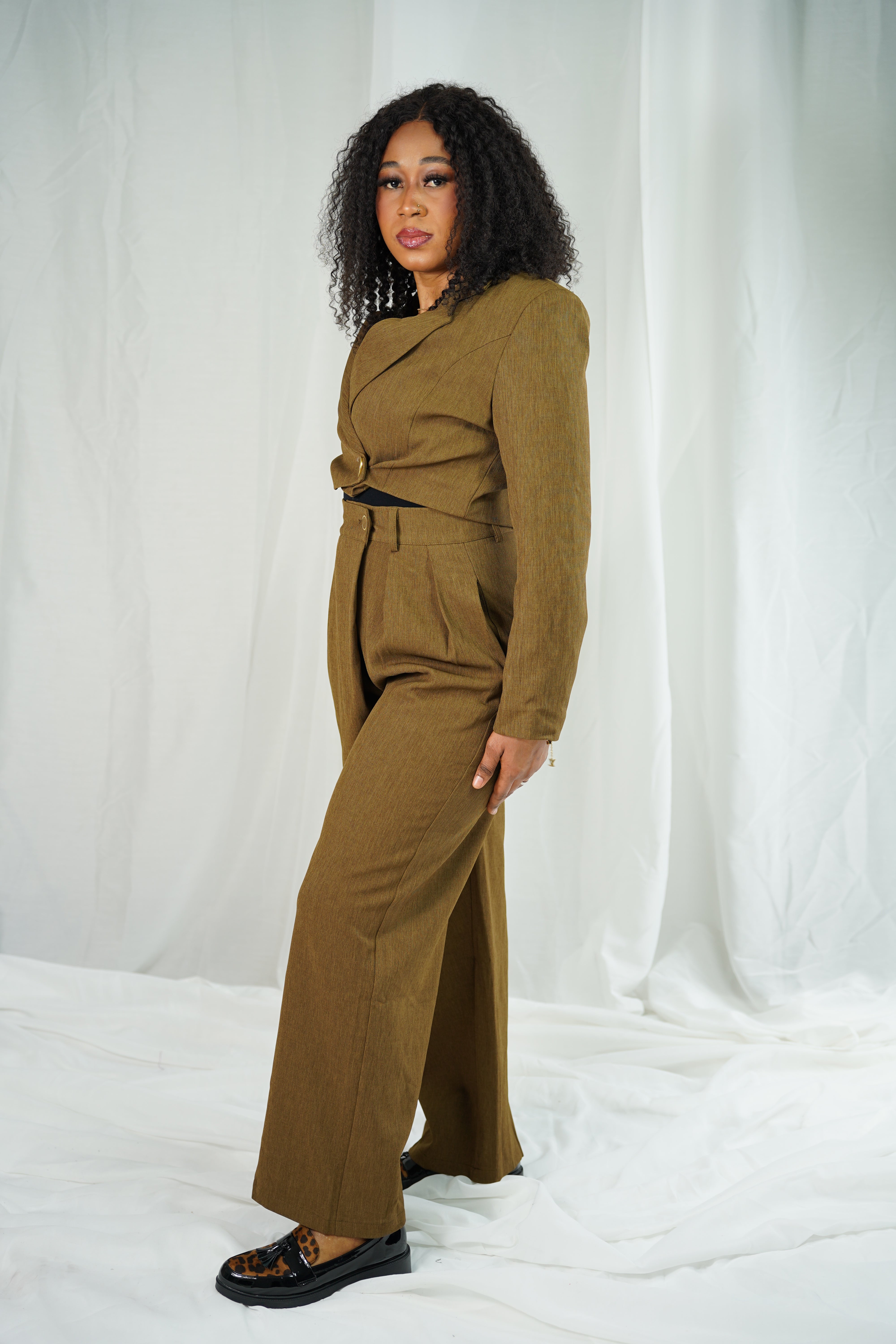 Veste Tailleur Caramel à Boutons Dorés – Ozelies