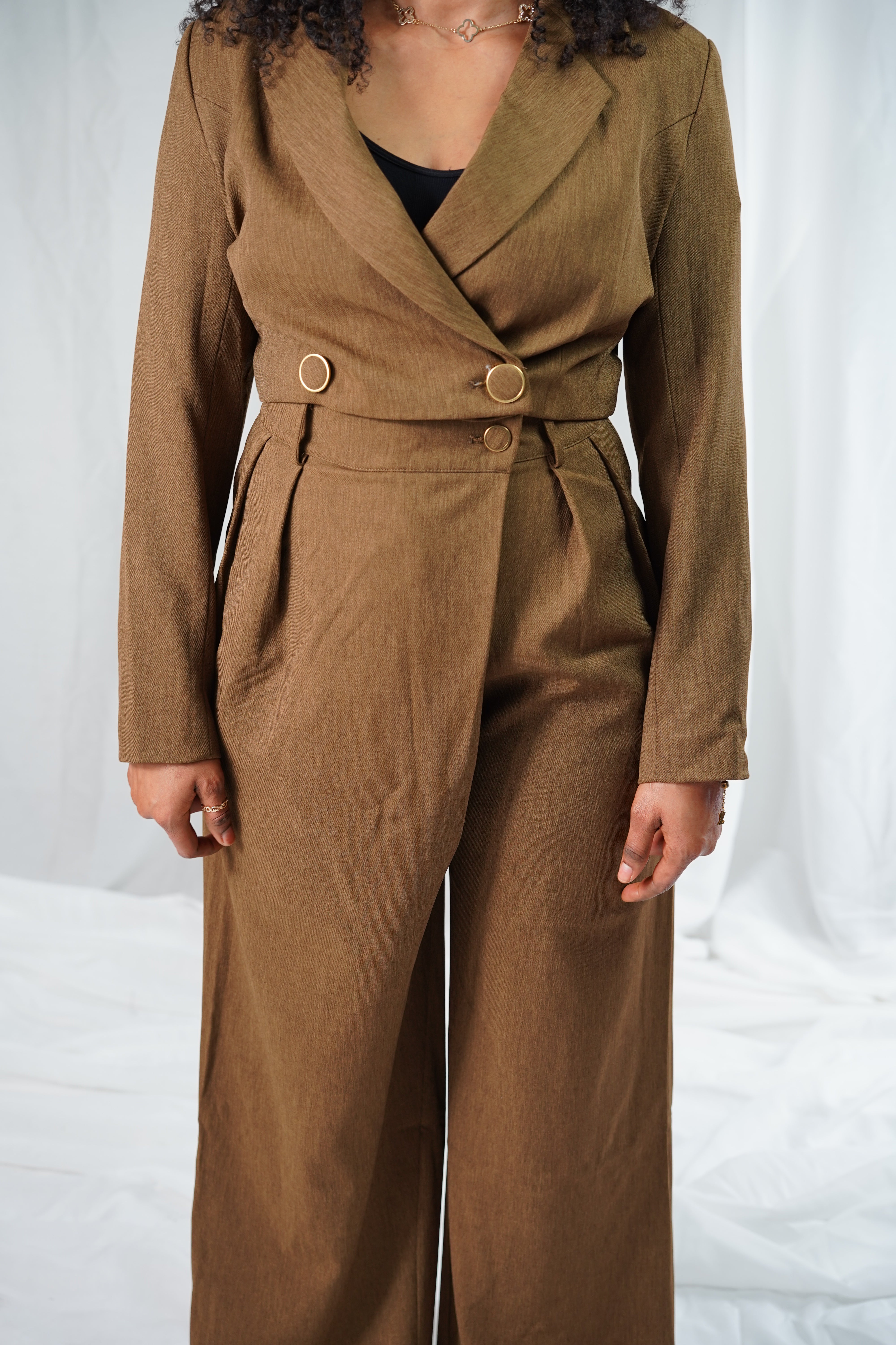 Veste Tailleur Caramel à Boutons Dorés – Ozelies