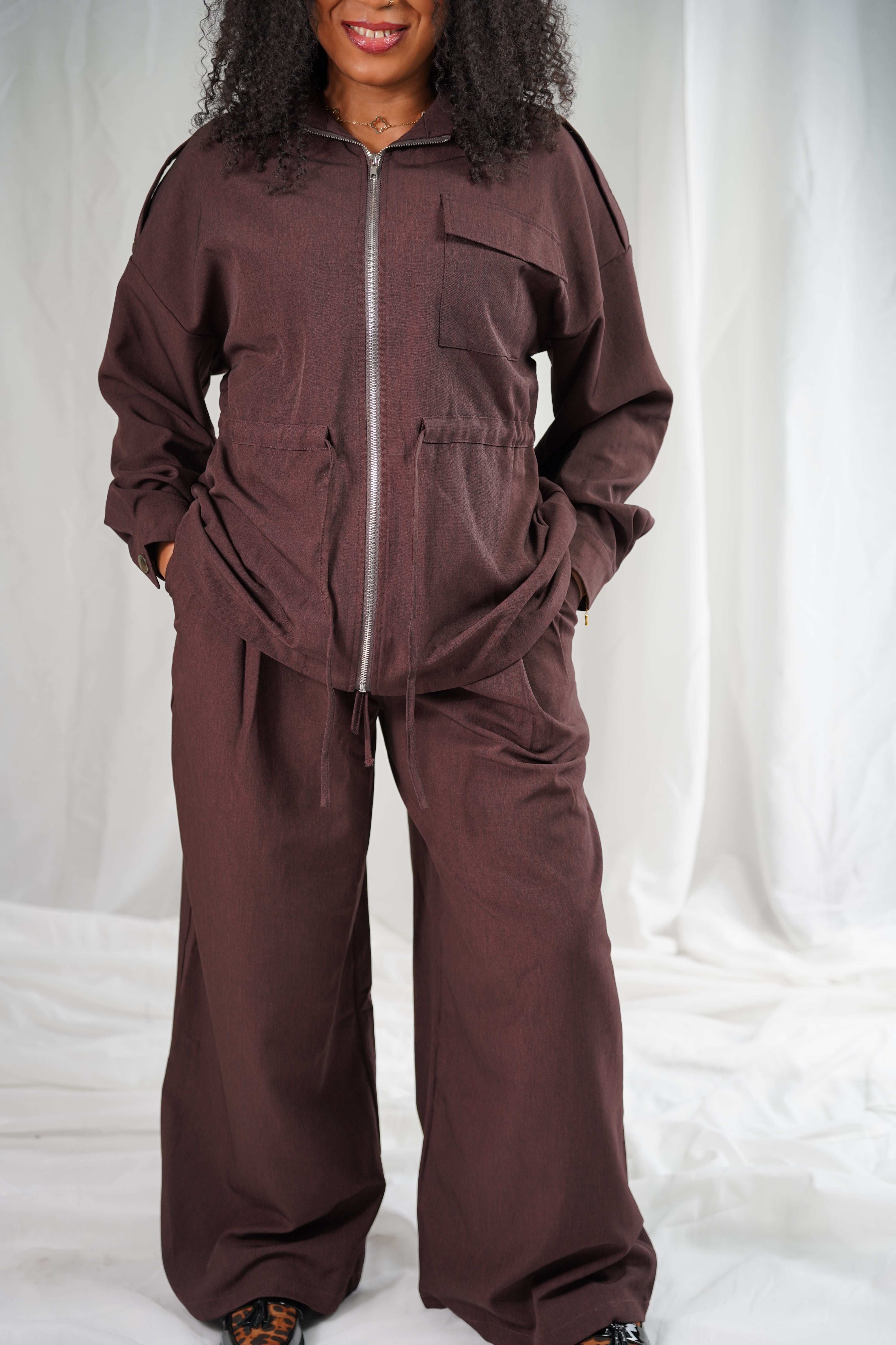 Chemise Veste “Cacao Chic” – Coupe Oversize à Cordon