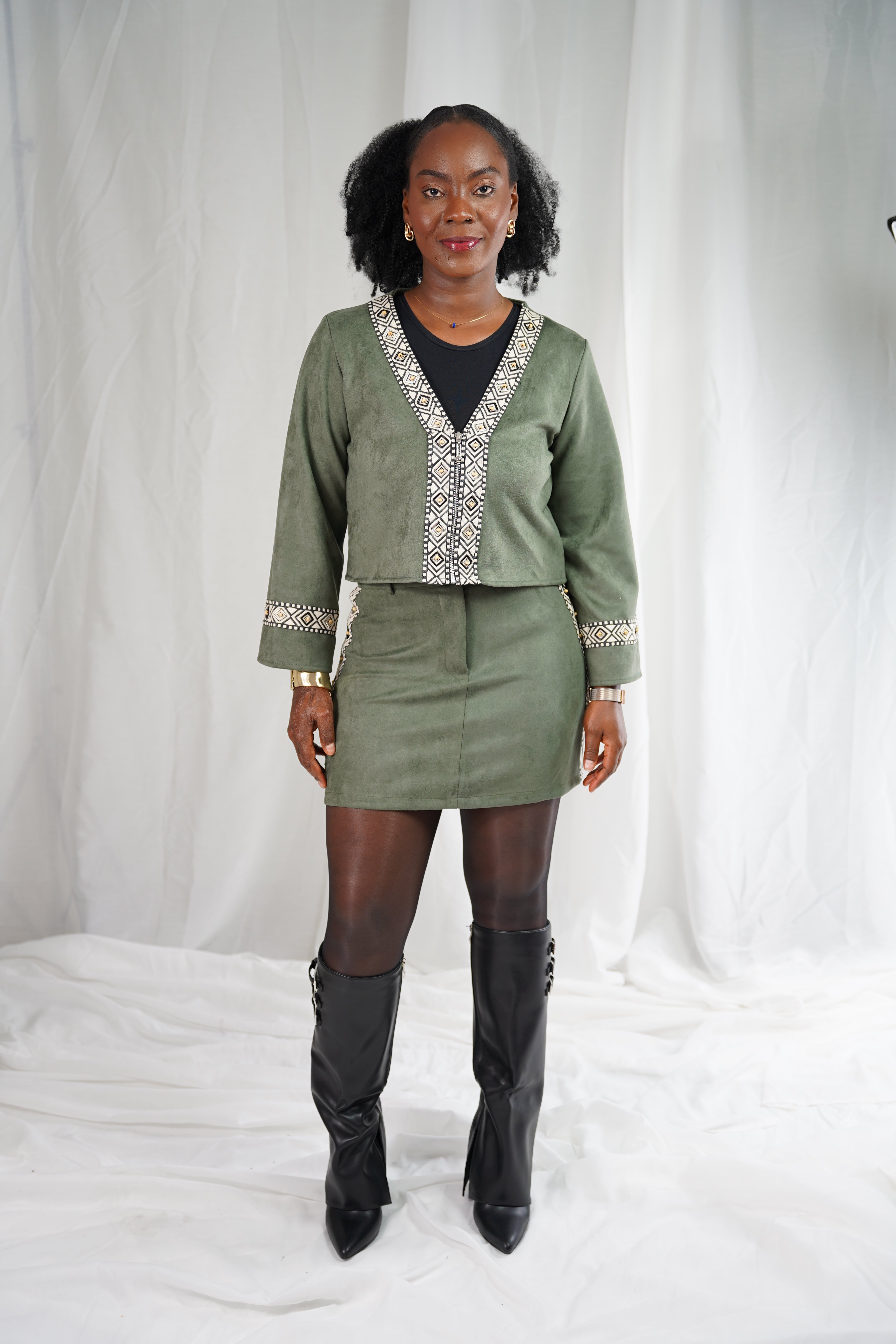 Ensemble Vert Suédine Mini Taille Haute – Détails Bohèmes