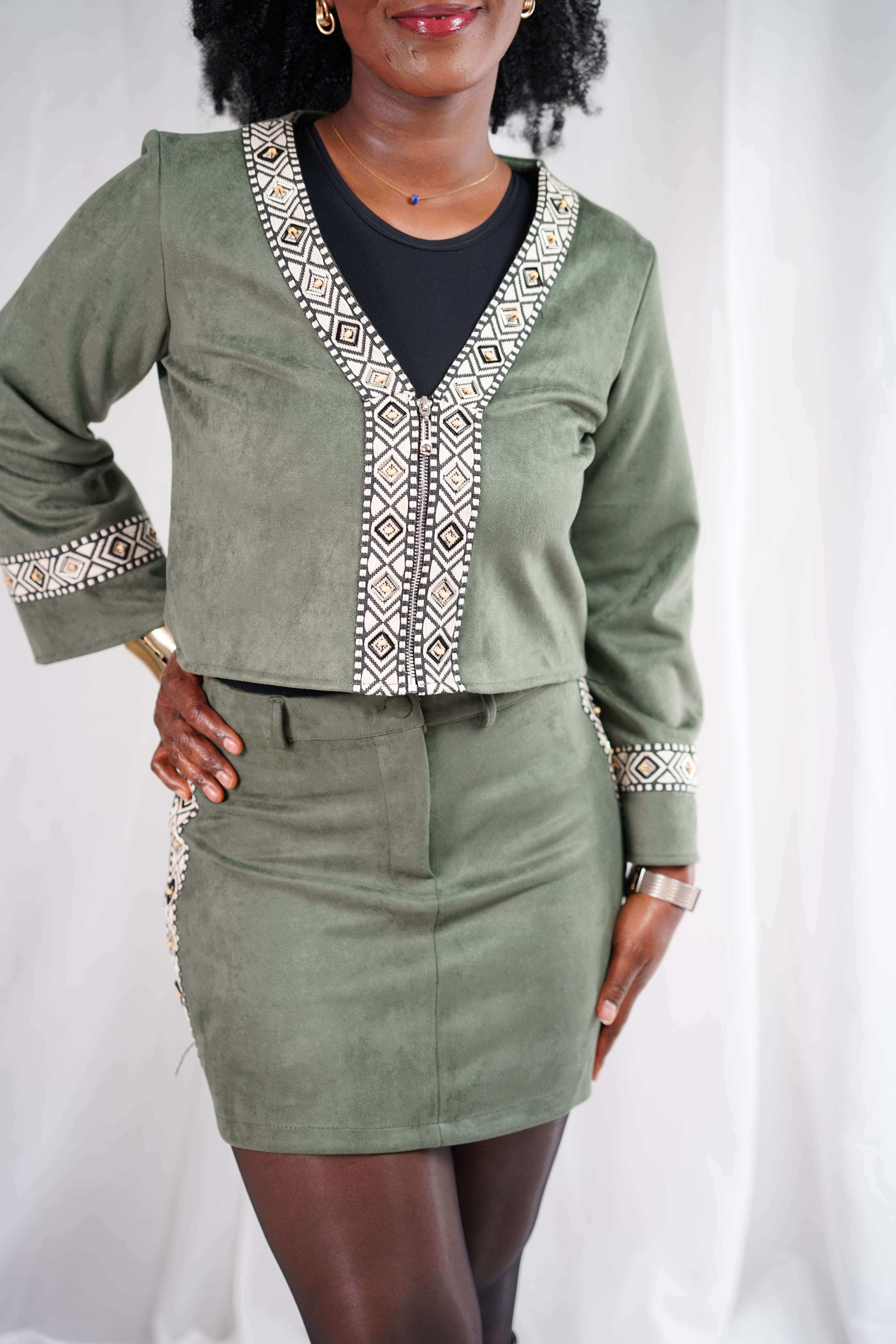 Ensemble Vert Suédine Mini Taille Haute – Détails Bohèmes