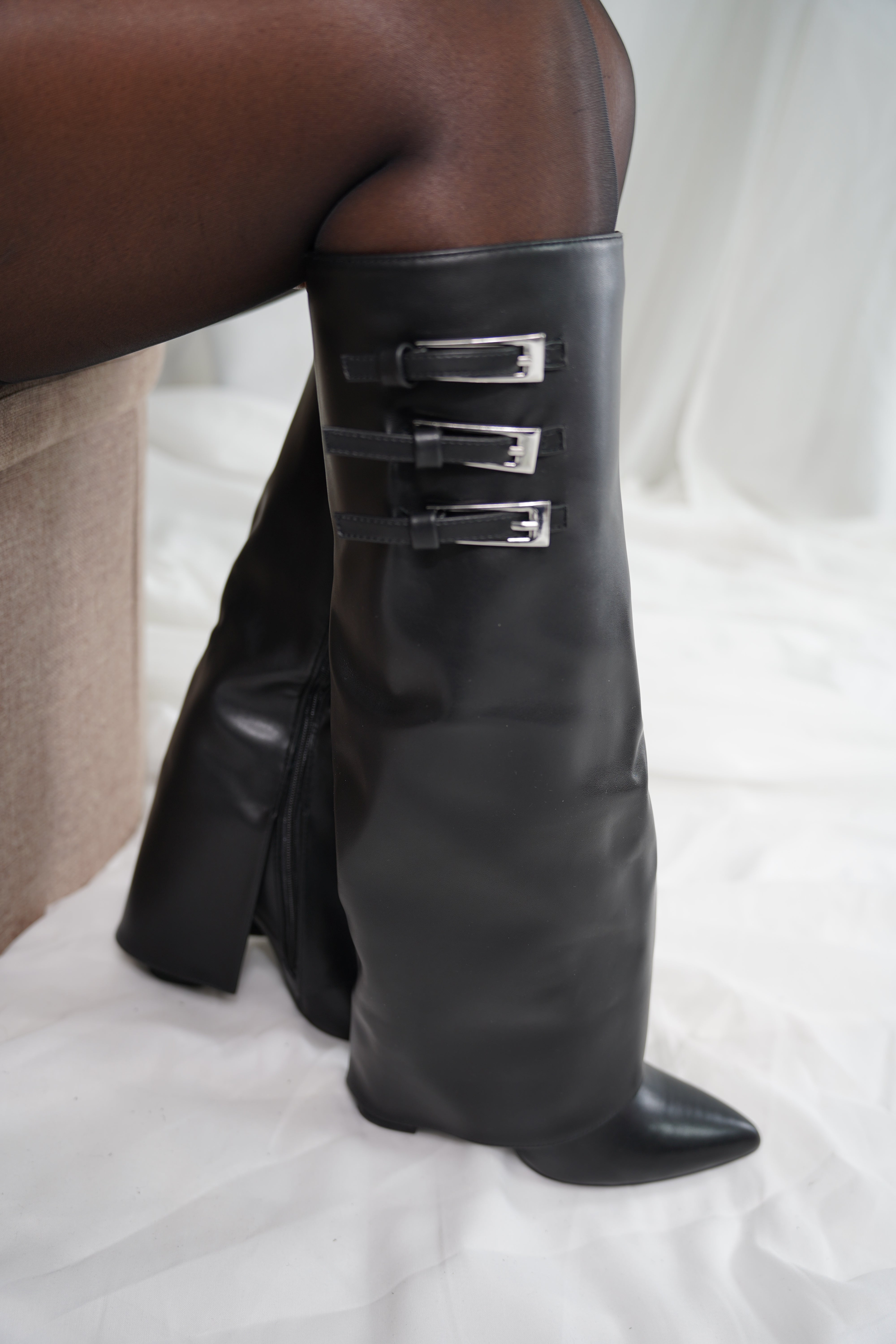 Bottes Chic à Trois Boucles – Noir