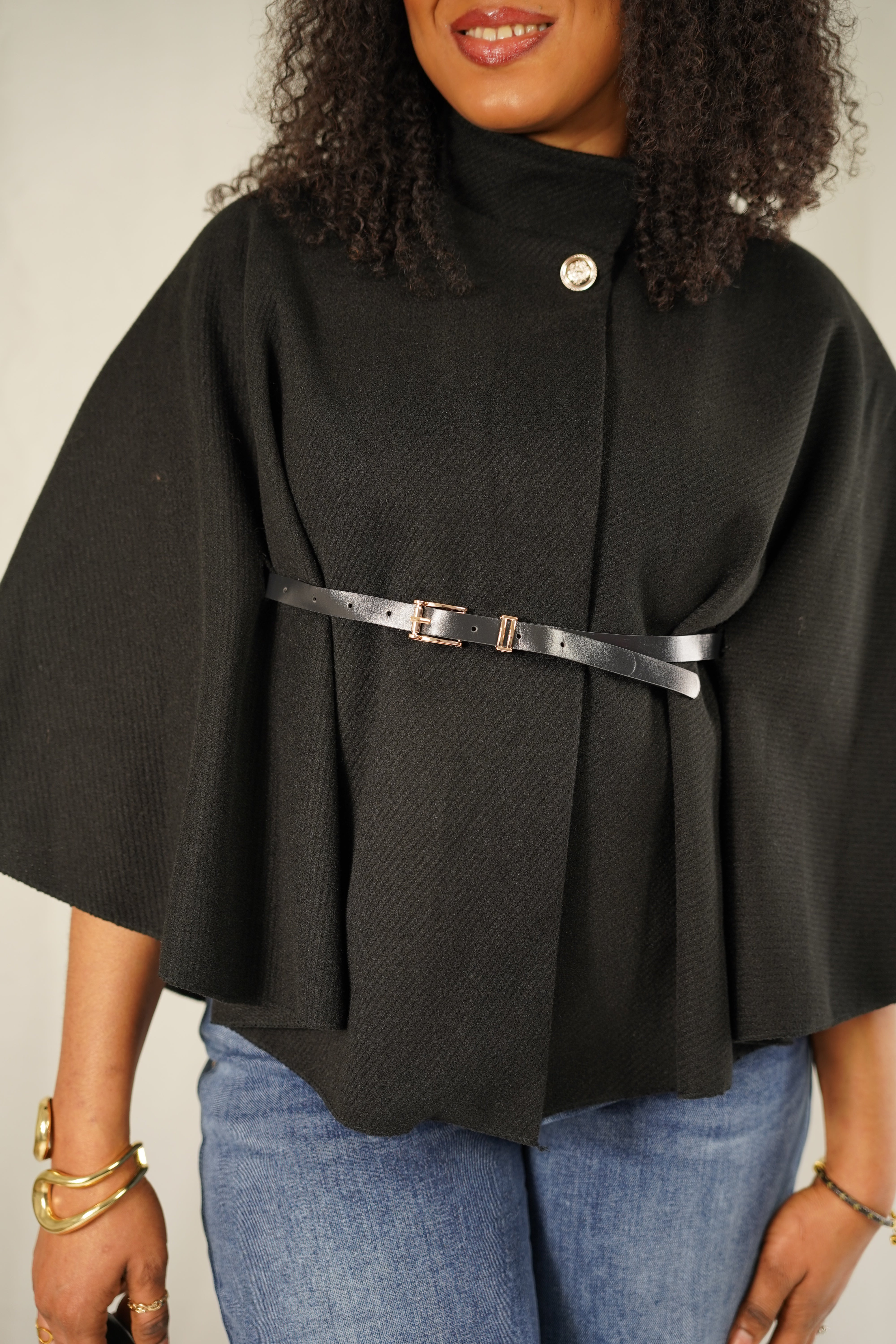 Cape Poncho Élégante avec Ceinture – Noir