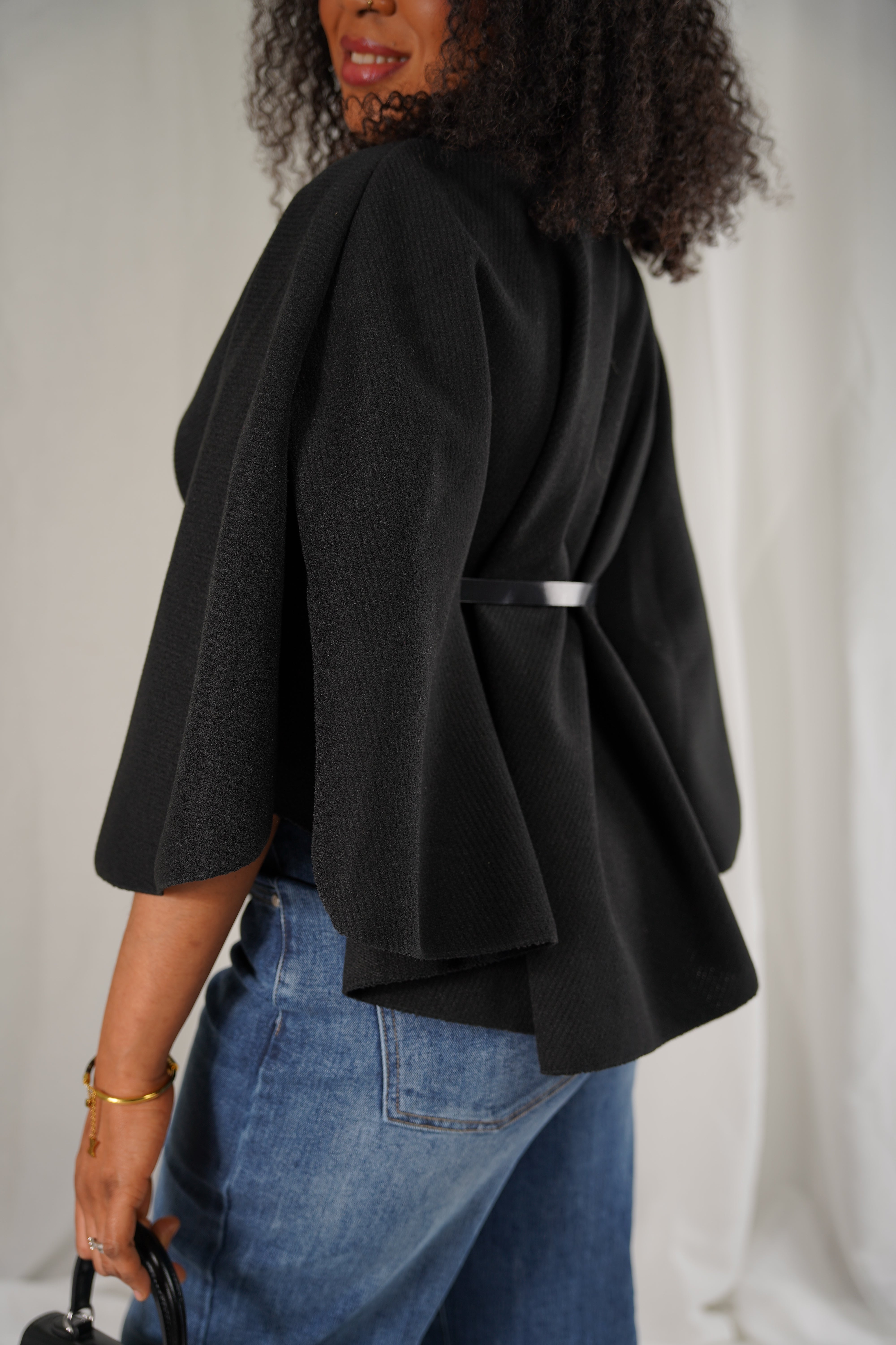Cape Poncho Élégante avec Ceinture – Noir