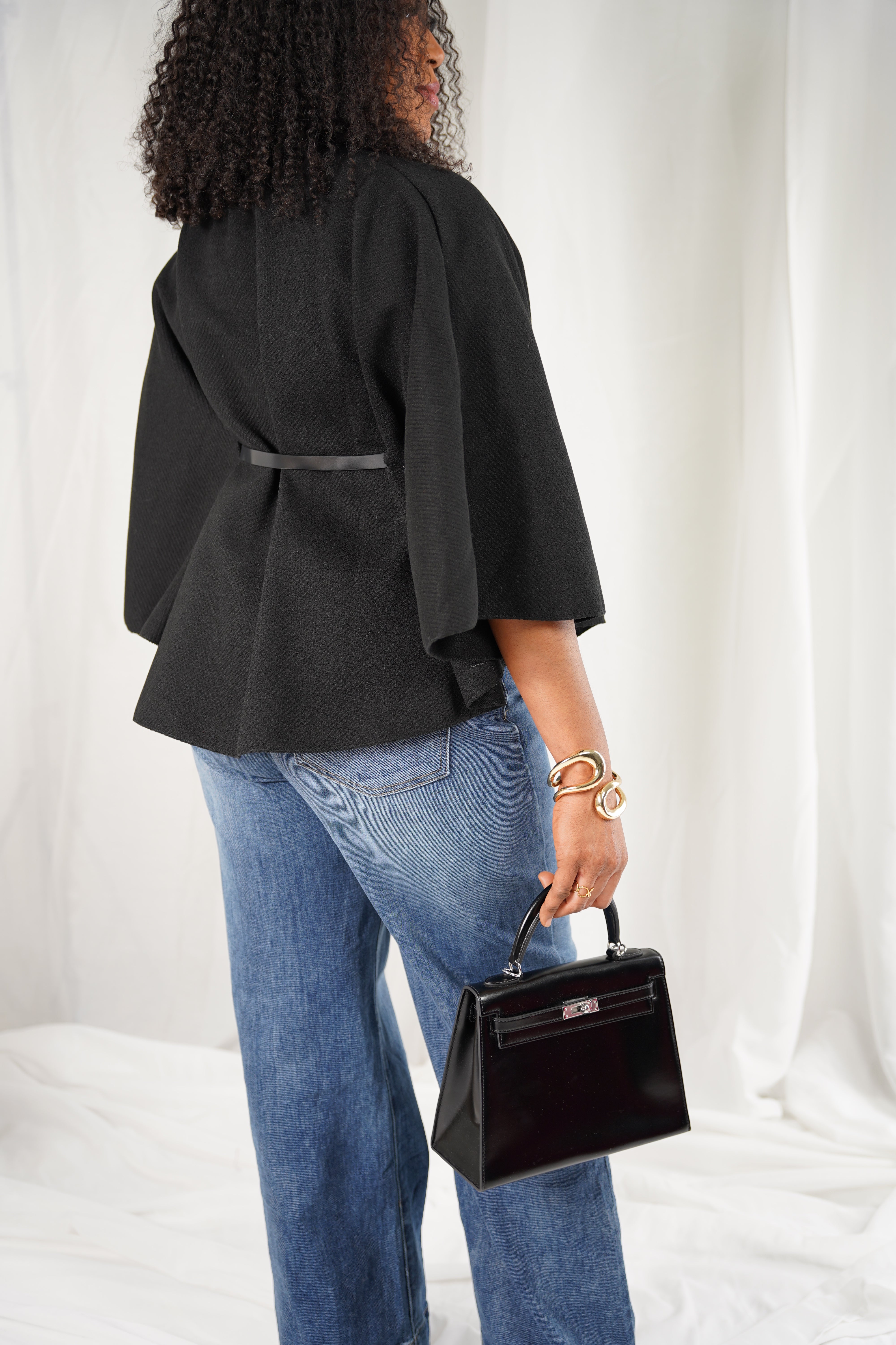 Cape Poncho Élégante avec Ceinture – Noir