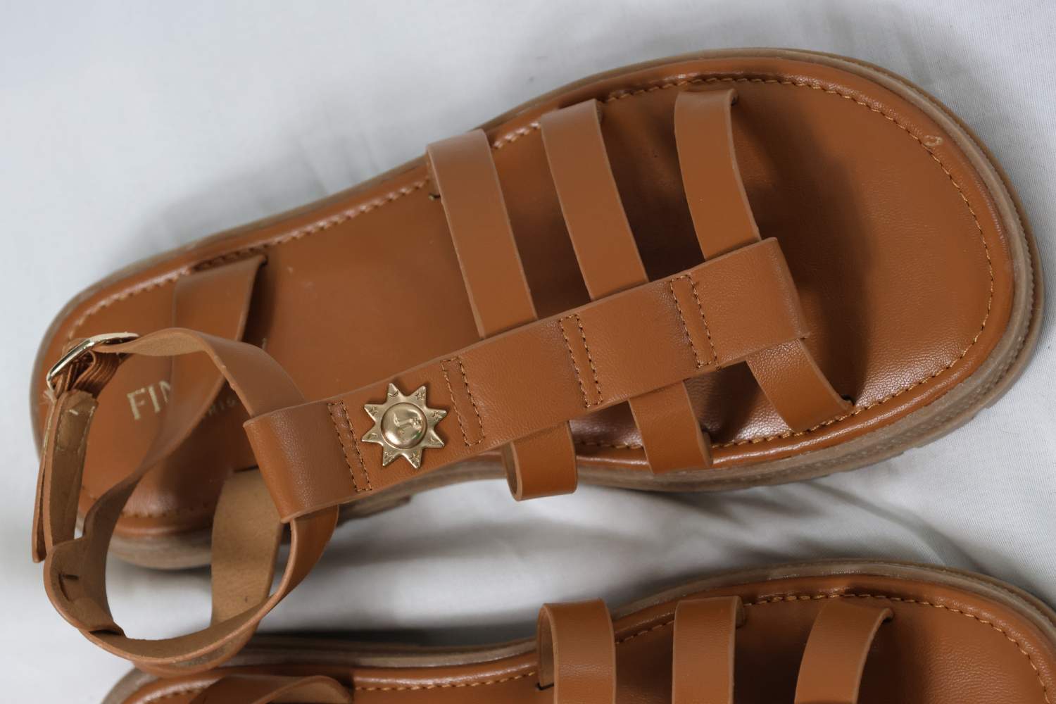 Sandales “Camel Riviera” – Élégance & Confort Estival