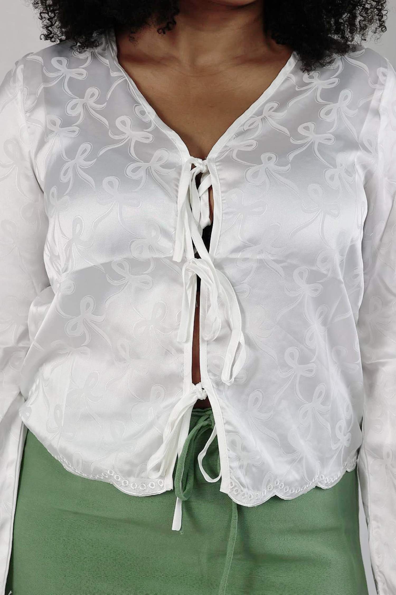 Chemise satinée blanche à lacets- "Serena"